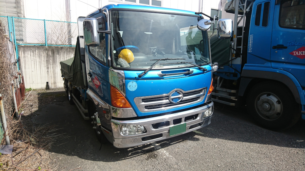 中型車平ボディ