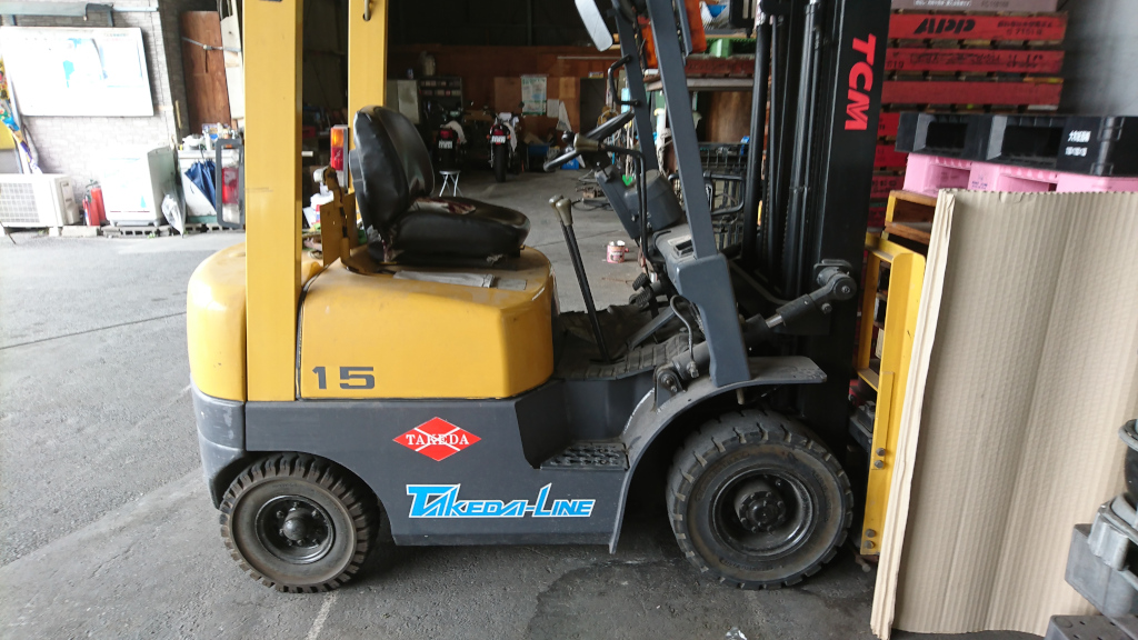 フォークリフト